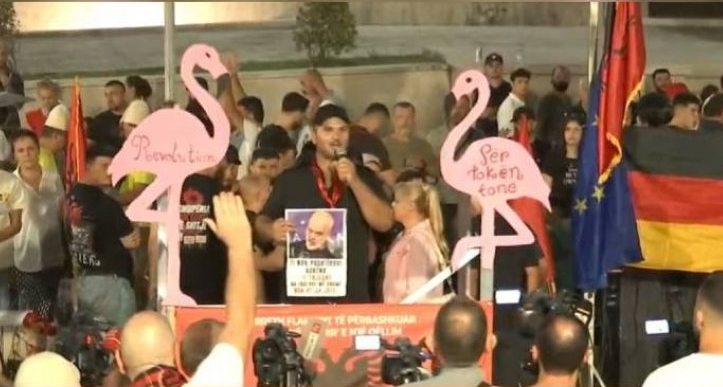 Shqiptarët mblodhën 160 mijë euro për fëmijën e tij, Altin Hila: Qytetarët po ndihmojnë familjet në nevojë! Po shteti ku është?!