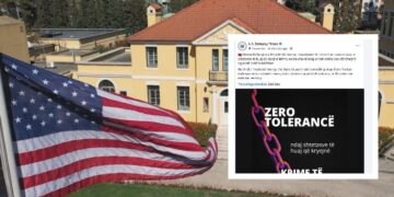 Ambasada e SHBA në Tiranë: Anulohen vizat për të huajt që kryejnë krime apo nxisin dhunë