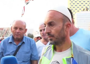 Aktivisti Arben Kola: Do e hedhim Ramën jo vetëm nga karrigia, por do e shpallim edhe ‘non grata’ për tradhti