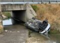 Aksident në autostradën Fier-Lushnjë, “Audi” del nga rruga dhe përfundon në nënkalim