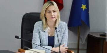 Zhupa ngre alarmin për projektin në Sarandë: Hapësira sportive e shkollës po kthehet në parking
