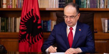 Çfarë interesi i çënohet Presidentit Begaj që godet lojtarët e Kombëtares?