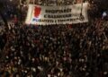Edhe diaspora në protestë, pankarta me mesazhin e qartë: Shqiptarët e bashkuar, pushteti i tmerruar!