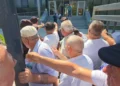 “U shkel kontrata për tokat”, protestuesit në Patos-Marinëz përplasen me rojet e “Bankers”