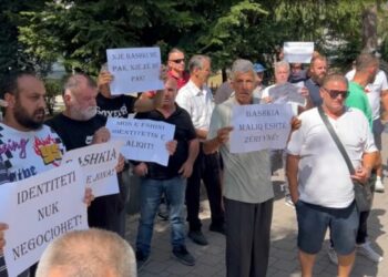 Banorët e Maliqit shprehen kundër bashkimit me Korçën: Ta vendosë populli me referendum!