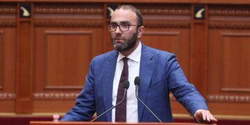 Pagat e gjyqtarëve/ Gazment Bardhi sulmon qeverinë pas vendimit të KLGJ-së: Po rrezikohet shteti i së drejtës!
