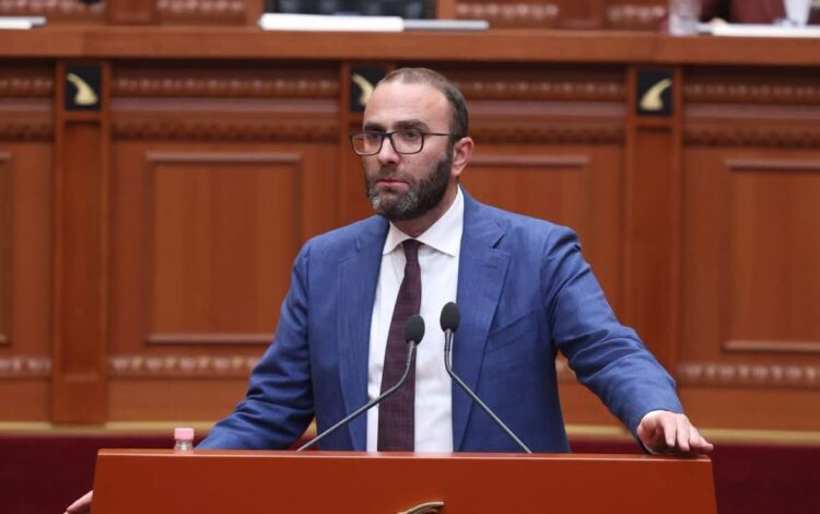 Pagat e gjyqtarëve/ Gazment Bardhi sulmon qeverinë pas vendimit të KLGJ-së: Po rrezikohet shteti i së drejtës!