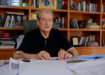 “Të gjithë demokratët në protestë”/ Berisha: Qytetarët të marrin në dorë fatin e tyre
