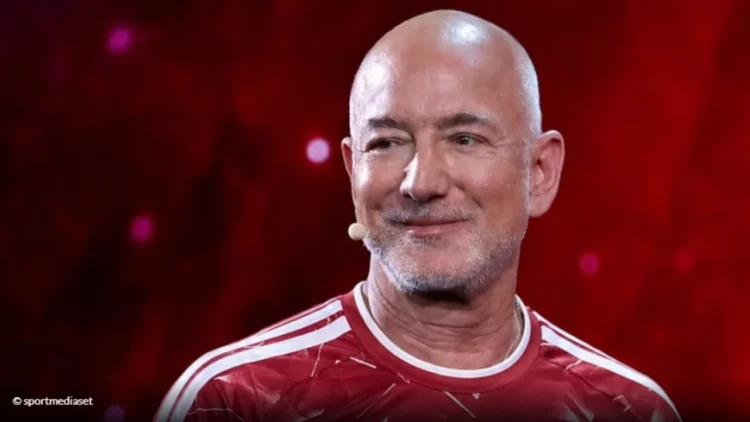 Liverpooli zyrtarisht me pronar të ri, miliarderi Jeff Bezos bëhet aksioner i “The Reds”