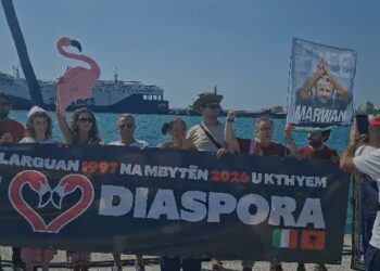 Bijtë e anijes “Vlora” rikthehen në atdhe, do t’i bashkohen protestës kundër qeverisjes së vendit