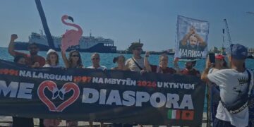 Bijtë e anijes “Vlora” rikthehen në atdhe, do t’i bashkohen protestës kundër qeverisjes së vendit
