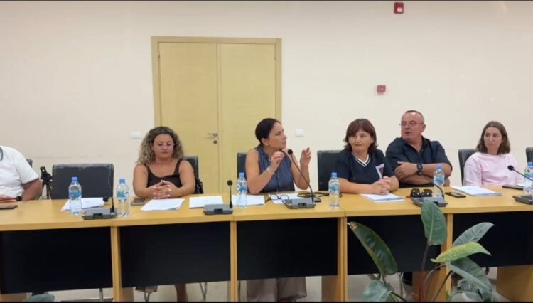 Cërriku kundër hartës së re të Ramës: Këshilli Bashkiak kundërshton bashkimin me Elbasanin