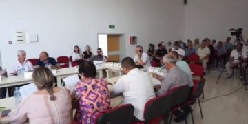 Anëtarët e Këshillit bashkiak të Dimalit votojnë kundër shkrirjes dhe bashkimit me Beratin