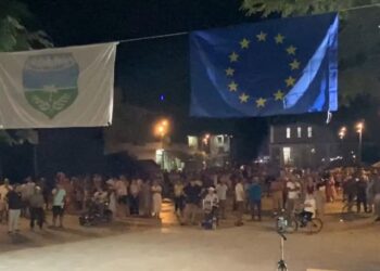 Divjaka 17 ditë në protestë kundër bashkimit me Lushnjen/ Qytetarët: Historia dhe tradita kundërshtojnë reformën