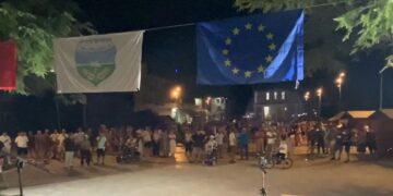 Divjaka 17 ditë në protestë kundër bashkimit me Lushnjen/ Qytetarët: Historia dhe tradita kundërshtojnë reformën