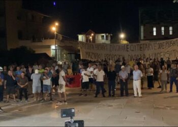 Protesta e 27-të në Divjakë/ Qytetari: Mazniku dhe Balluku të japin llogari për shkrirjen e bashkisë