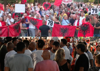 Qytetarët nisen drejt Kryeministrisë: Shikoni, dëgjoni, bulevardi plot, protestën e shqiptarëve nuk e ndalni dot!