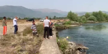Tragjedi në lumin Drin! Gjendet trupi i pajetë i 7-vjeçares, rrjedha e ujit mori pesë familjarë