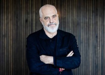 Himni shqiptar nuk u ekzekutua gjatë aktivitetit në Pustec, reagon Rama: Parodi dhe cirk i lashtë me flamuj në epokën e AI!