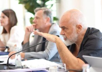 “Besa dhe PasqyrAlbania”- Rama zbardh takimin me deputetët dhe drejtuesit e PS Tiranë: Përgatitje për sezonin e ri politik