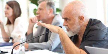 “Besa dhe PasqyrAlbania”- Rama zbardh takimin me deputetët dhe drejtuesit e PS Tiranë: Përgatitje për sezonin e ri politik
