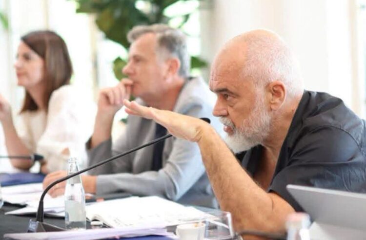 “Besa dhe PasqyrAlbania”- Rama zbardh takimin me deputetët dhe drejtuesit e PS Tiranë: Përgatitje për sezonin e ri politik