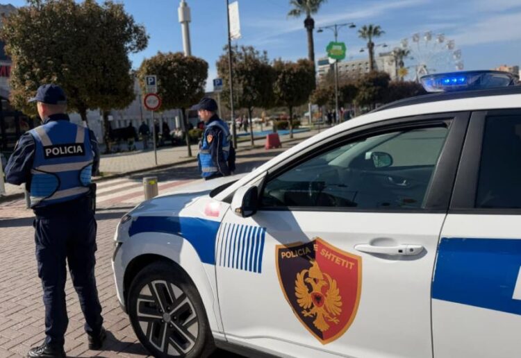 Tentoi të qëllonte me armë në një lokal në Elbasan, zbardhet detaji që u shmang tragjedia