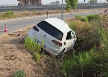 Humbi kontrollin e mjetit dhe doli jashtë rrugës, plagosen tre persona në Fier