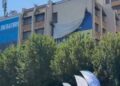 Deklaratat e Zelenskyt për Kosovën, Prishtina heq banderolën gjigande me mbishkrimin ‘Free Ukraine’