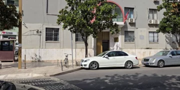 Dhunuan kamarierin në Golem dhe nuk i dhanë pagën, gjykata lë në burg dy të arrestuarit