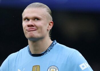 “Dukesh si 10 vjeç!” Haaland suprizon fansat dhe shokët e ekipit me look të ri, Guardiola nuk përmbahet