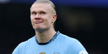 “Dukesh si 10 vjeç!” Haaland suprizon fansat dhe shokët e ekipit me look të ri, Guardiola nuk përmbahet