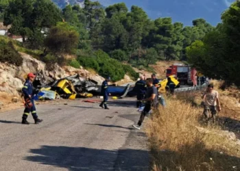Përplasen dy helikopterë gjatë operacionit për shuarjen e zjarreve në Greqi