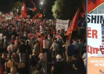 I riu nga Kryeministria: ‘Struktura’ e Ramës i ngjan një grataçele të prishur, ne do ta shembim!