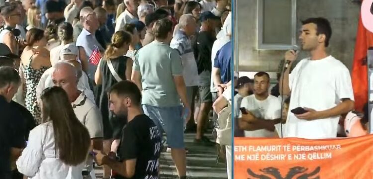 “Sistem arsimor aspak i drejtë dhe me shumë probleme”, i riu në protestë: Nepotizëm dhe mashtrim, të mos i lëmë shkollat në këtë gjendje!