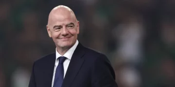 Infantino nën presion, FIFA mblidhet dhe i del në mbrojtje: Nuk do të tolerojmë më sulme