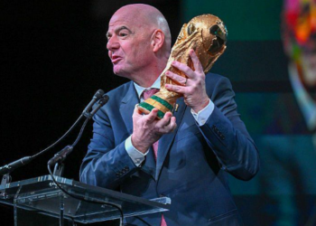 Infantino i premton Marokut finalen e Botërorit që të shpëtojë postin në FIFA