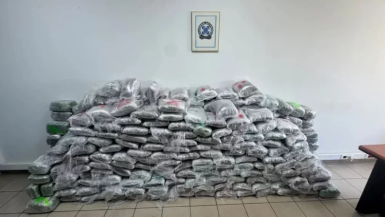 Sekuestrohen 324 kg kanabis, gjenden në kamionë duke u transportuar nga Shqipëria drejt Turqisë