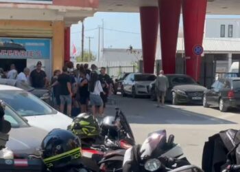 Kaos në Portin e Vlorës/ Mungon energjia elektrike, 700 pasagjerë dhe 180 automjete në pritje