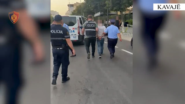 Parandalohet tragjedia në Kavajë/ Arrestohet 47-vjeçari që shkoi për të vrarë 4 personat që i dhunuan nipin