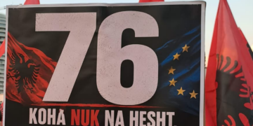 Protesta e 76-të, Diaspora del sërish në shesh kundër sistemit: “Koha nuk na hesht!”