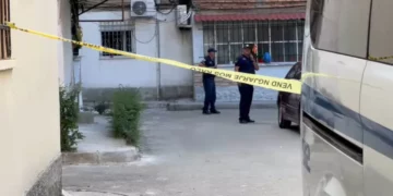 Policia e Korçës jep detaje mbi vrasjen e 20-vjeçarit, shoqërohen tre të rinj të përfshirë në konflikt