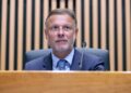 Kroacia paralajmëron Perëndimin: Serbia po armatoset me armë sulmuese