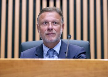 Kroacia paralajmëron Perëndimin: Serbia po armatoset me armë sulmuese