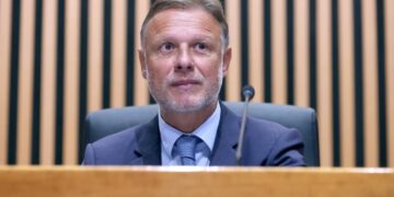 Kroacia paralajmëron Perëndimin: Serbia po armatoset me armë sulmuese