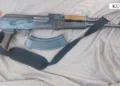 Dhuna ndaj babait dhe kunatës çon në zbulimin e arsenalit të armëve në Laç
