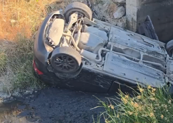 Makina del nga rruga dhe bie në kanal, humbin jetën dy gra në Lushnjë