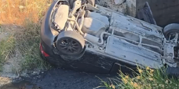 Makina del nga rruga dhe bie në kanal, humbin jetën dy gra në Lushnjë