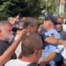 Ofendoi gazetarët gjatë protestës në Maliq, procedohet penalisht 45-vjeçari