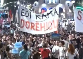 Protesta/ Aktori Mehdi Malkaj: Mbaroi koha e fjalëve, tani të bëjmë atë që duhet bërë